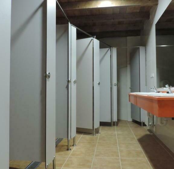 اتاق چهار تخته با دستشویی مشترک, Albergue Santo Tomás De Canterbury Hostel