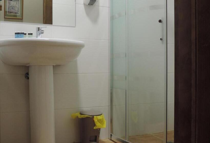 اتاق استاندارد, Albergue Santo Tomás De Canterbury Hostel