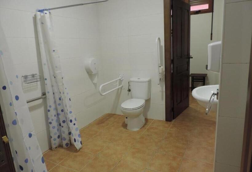 اتاق استاندارد برای معلولان, Albergue Santo Tomás De Canterbury Hostel