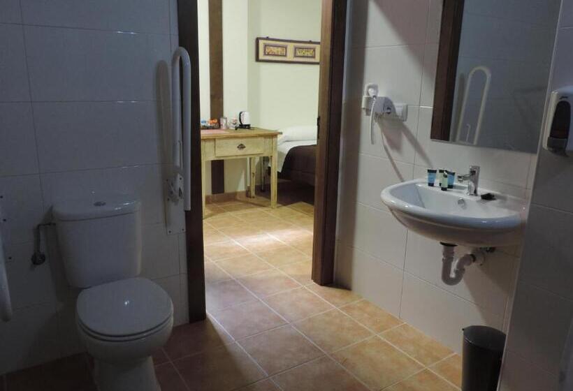 اتاق استاندارد برای معلولان, Albergue Santo Tomás De Canterbury Hostel