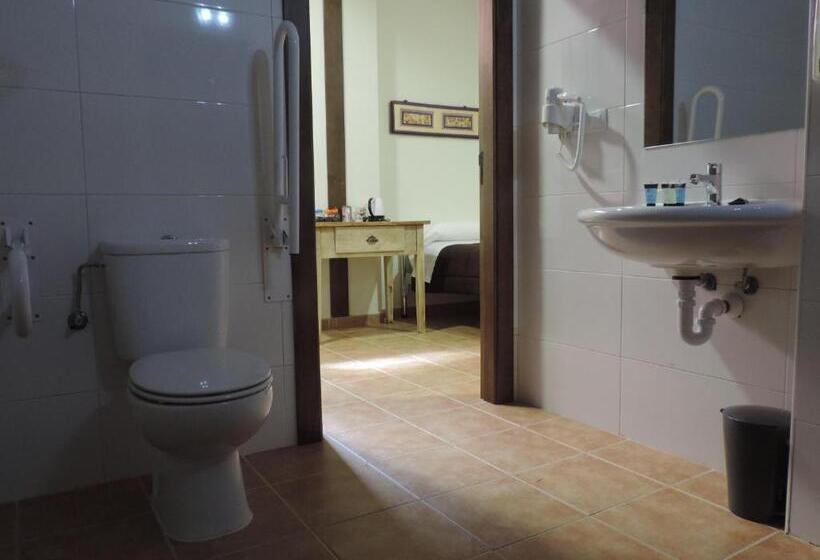 اتاق استاندارد برای معلولان, Albergue Santo Tomás De Canterbury Hostel