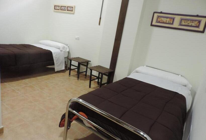 اتاق استاندارد برای معلولان, Albergue Santo Tomás De Canterbury Hostel