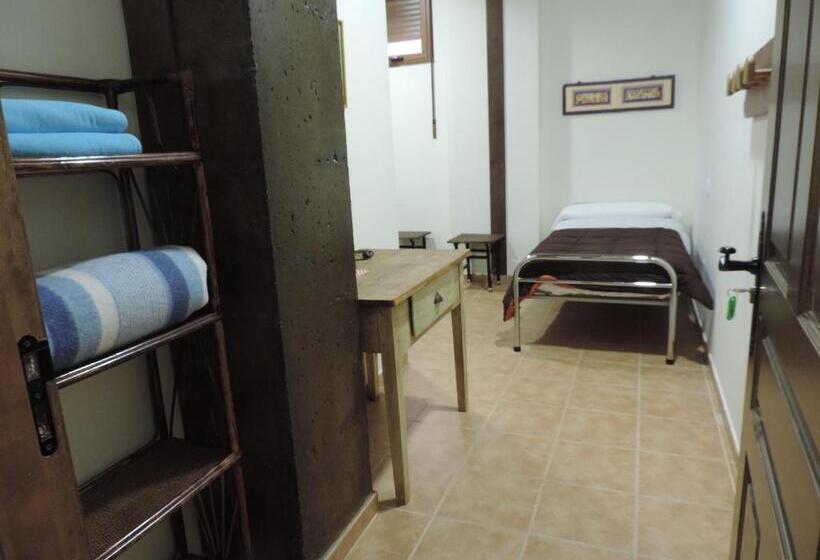 اتاق استاندارد برای معلولان, Albergue Santo Tomás De Canterbury Hostel