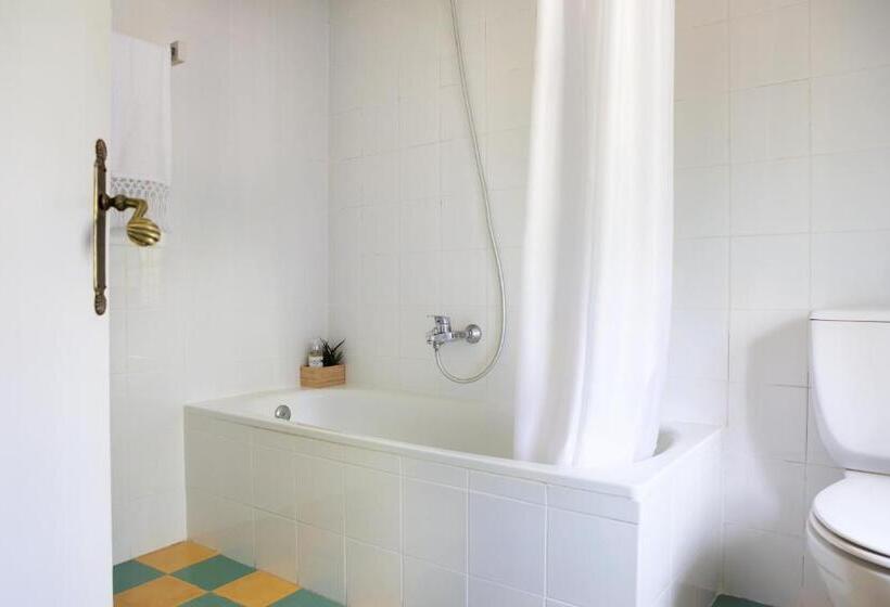 اتاق استاندارد, B&b Can Casadella