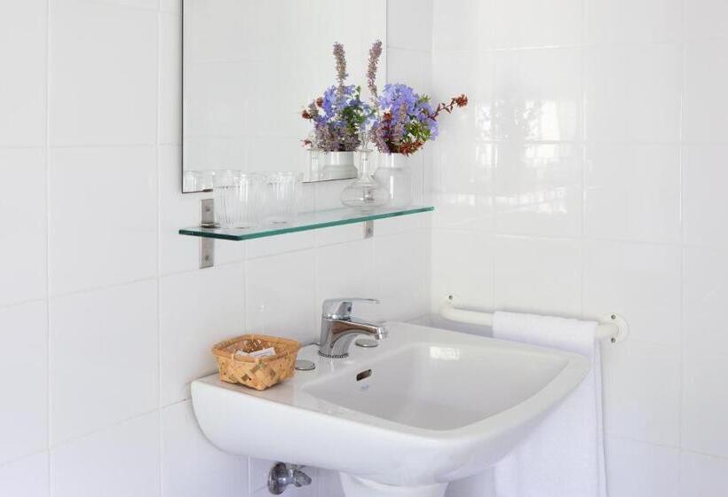 Номер Стандарт, B&b Can Casadella