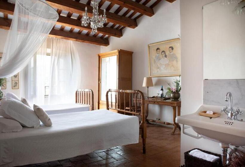 Номер Стандарт, B&b Can Casadella