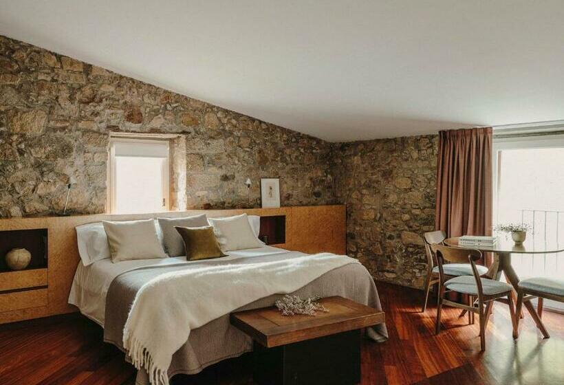 סוויטת סופריור, Paratgea