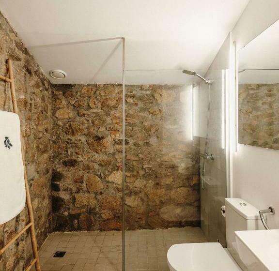 חדר סטנדרט, Paratgea