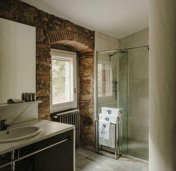 סוויטת סופריור, Paratgea