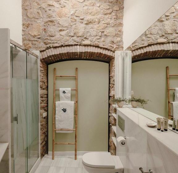 סוויטה נוף לגינה, Paratgea