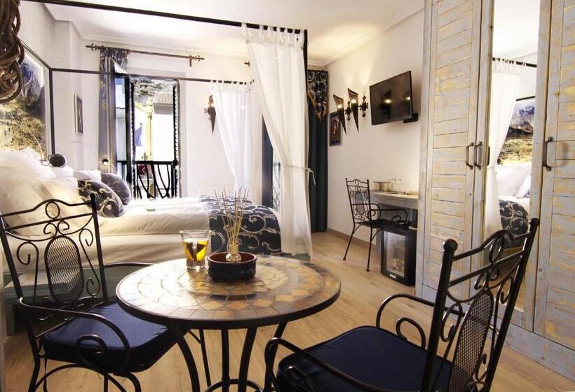 غرفة قياسية ثلاثية مزودة بشرفة, Boutique Hotel Sierra De Alicante