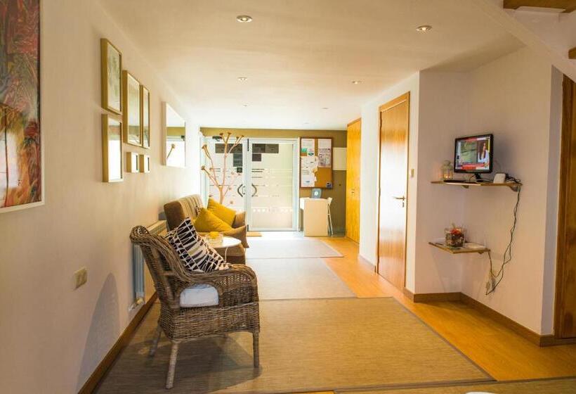 غرفة عائلية, Casa Albergue Picota