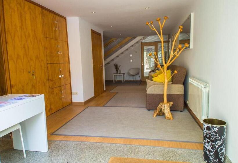 غرفة عائلية, Casa Albergue Picota