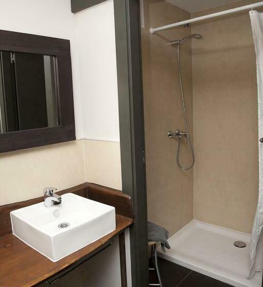 חדר קלאסי לארבעה, Hostel Albergue Monte Perdido