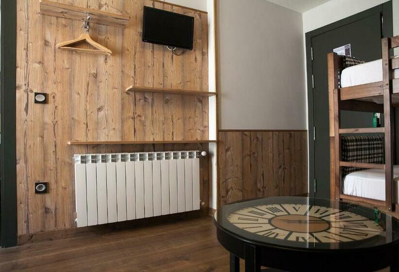 חדר קלאסי לארבעה, Hostel Albergue Monte Perdido