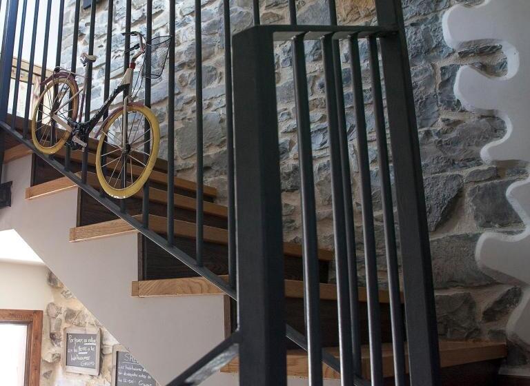 חדר משפחתי, Hostel Albergue Monte Perdido