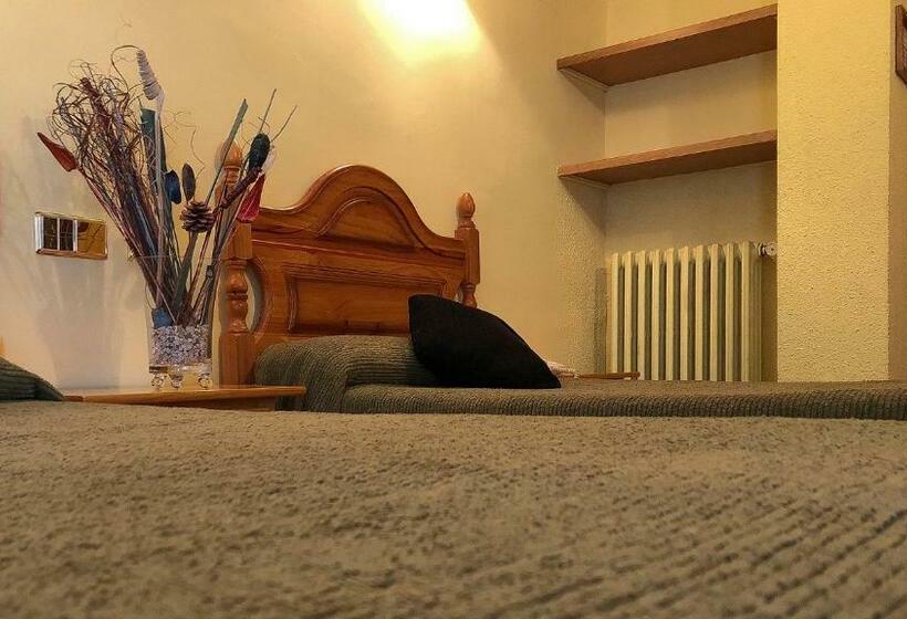 スタンダードルーム, A Nieu