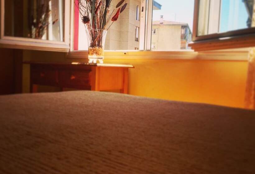 スタンダードルーム, A Nieu