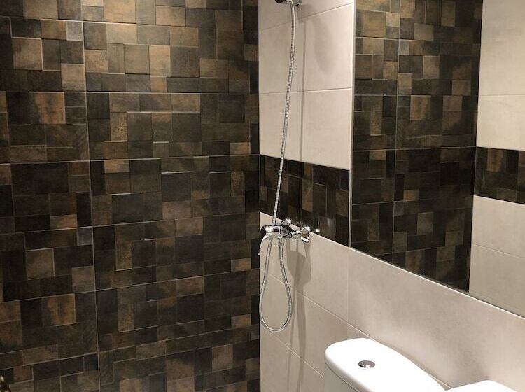 スタンダードルーム, A Nieu