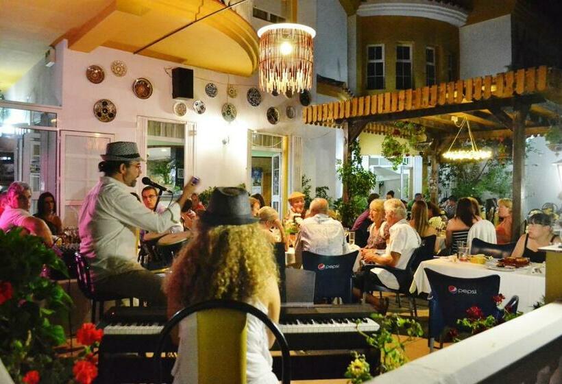 Номер Стандарт Вид на Горы, Arco Del Sol