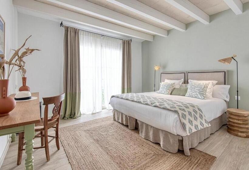 غرفة قياسية داخلية, Can Alberti 1740 Boutique