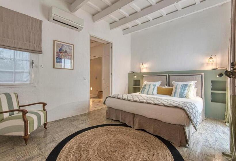 غرفة قياسية داخلية, Can Alberti 1740 Boutique