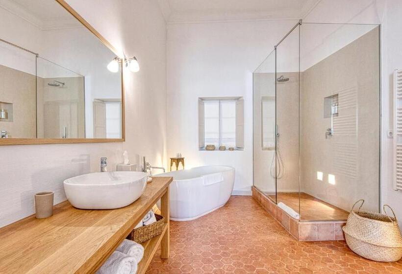 جناح, Can Alberti 1740 Boutique