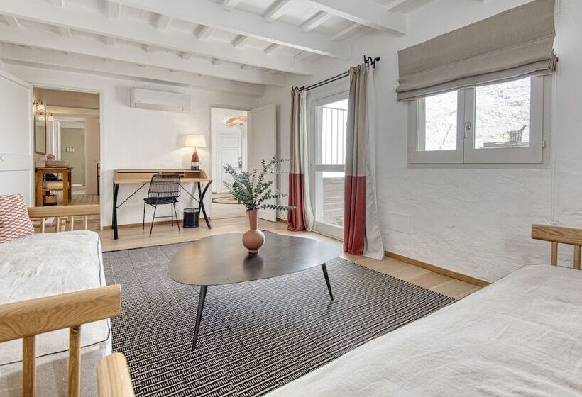 جناح مزود بتراس, Can Alberti 1740 Boutique