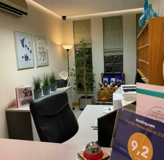 Standard-huone, Central