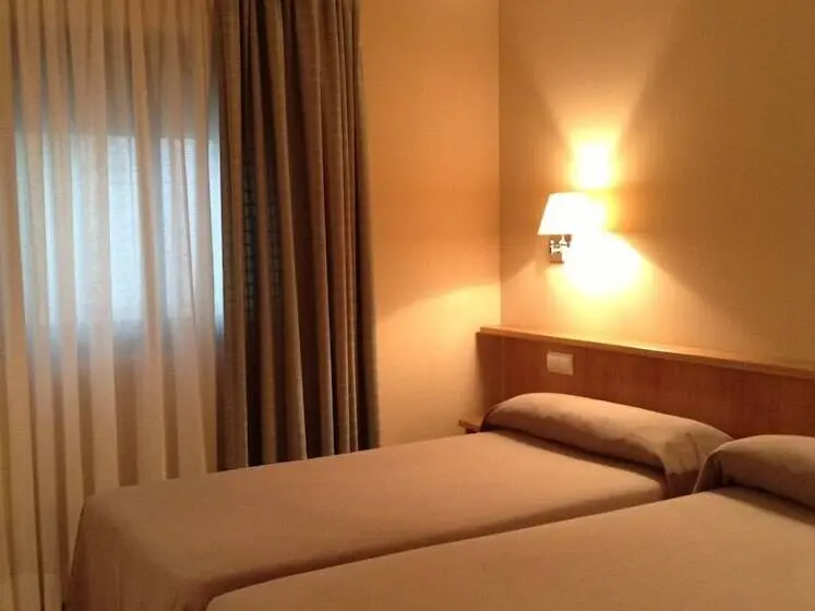 Standard-huone, Central