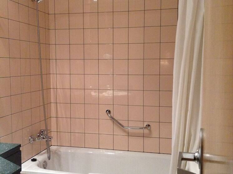 غرفة قياسية, Central