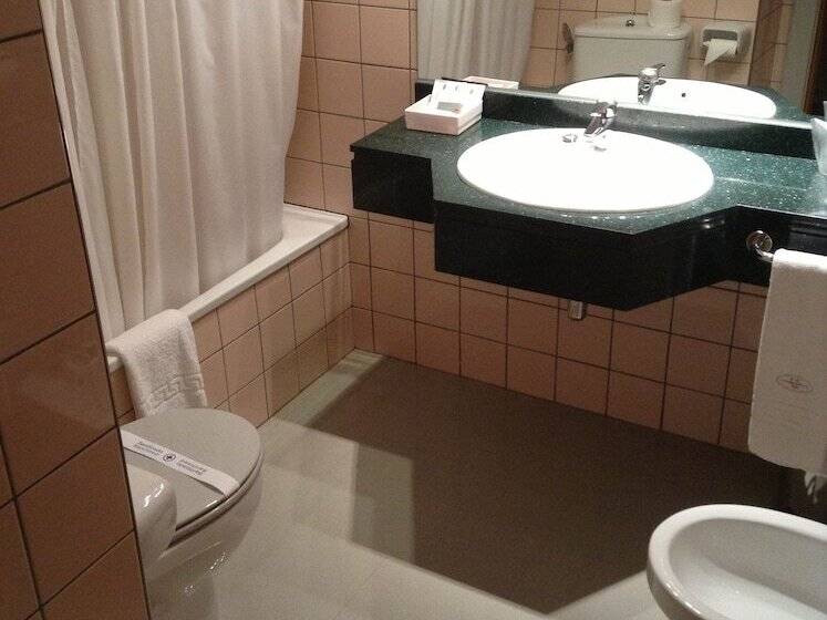 غرفة قياسية, Central