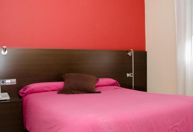 标准三人间, Ciudad De Alcala