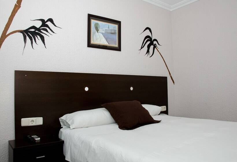 标准三人间, Ciudad De Alcala