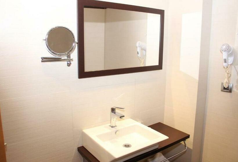 标准间, Ciutat D Amposta