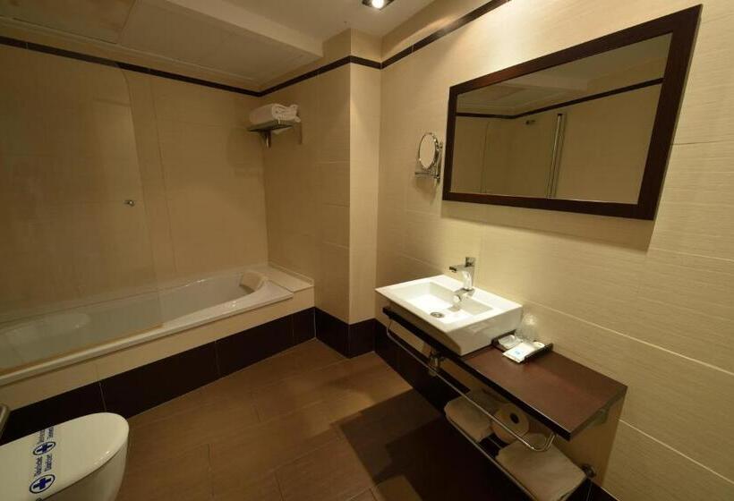 标准间, Ciutat D Amposta