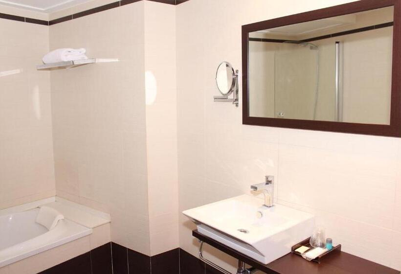 标准间, Ciutat D Amposta