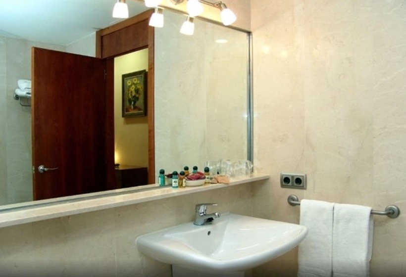 غرفة قياسية, Complejo El Carrascal