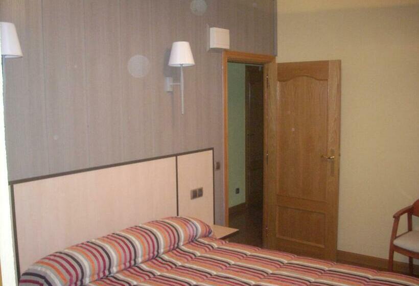 غرفة قياسية, Corona De Castilla