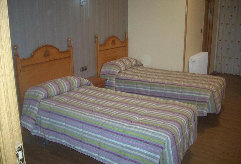 غرفة قياسية, Corona De Castilla