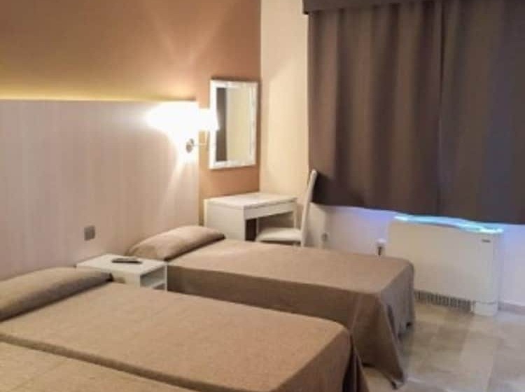 חדר סטנדרט לשלושה, Alguer