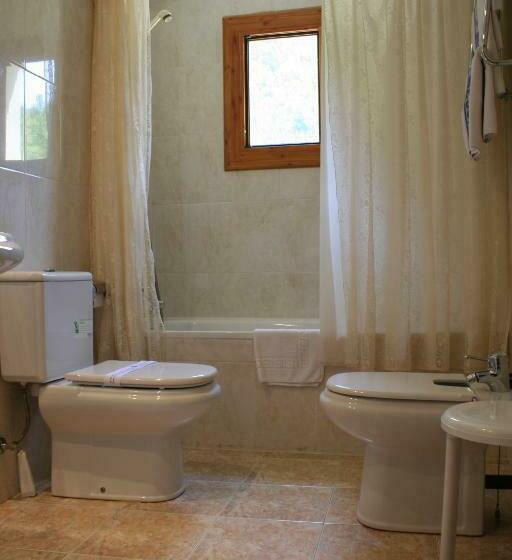 Номер Стандарт Трехместный, Mesón De Salinas