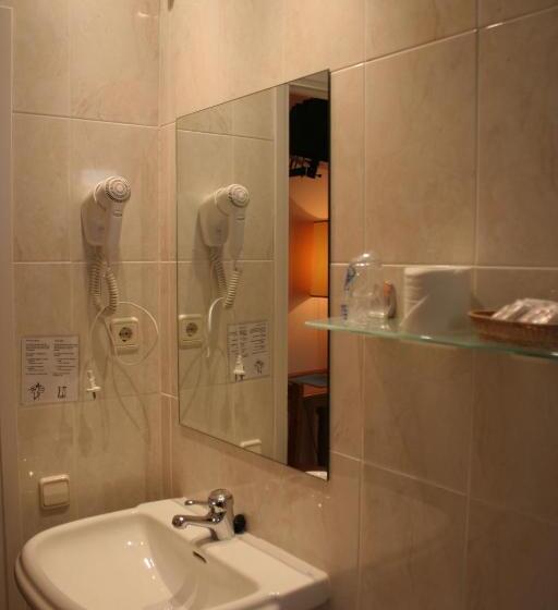 Номер Стандарт Индивидуальный, Mesón De Salinas