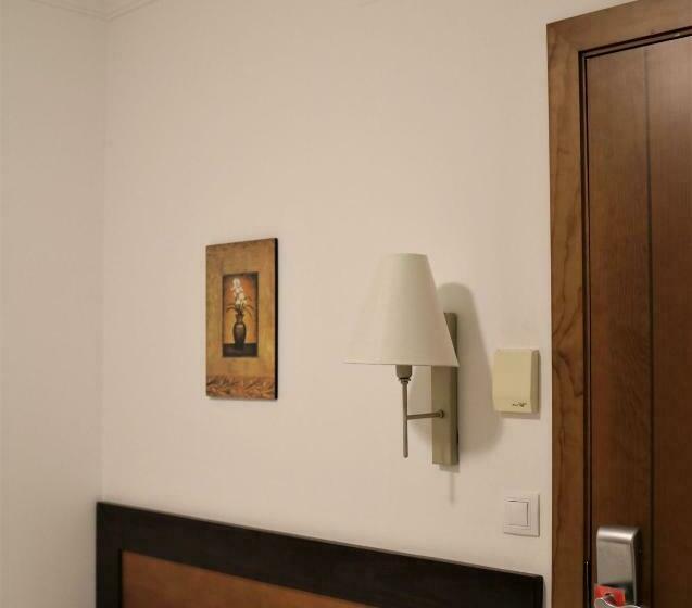 اتاق استاندارد یک نفره, Restaurante Blanco Y Verde