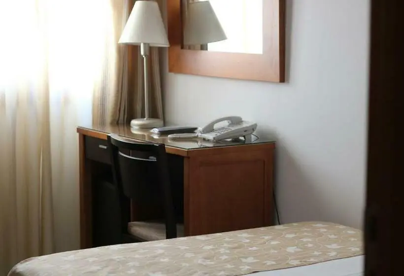 Standard Single Room, Restaurante Blanco Y Verde