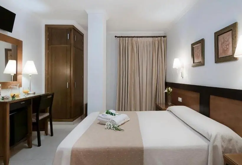 Standard Room, Restaurante Blanco Y Verde