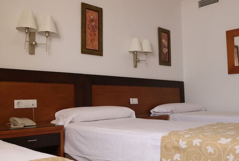 اتاق استاندارد سه نفره, Restaurante Blanco Y Verde