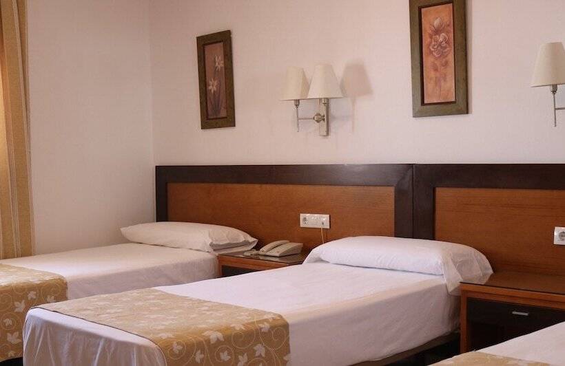 اتاق استاندارد سه نفره, Restaurante Blanco Y Verde