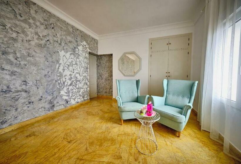 Полулюкс, Labreña