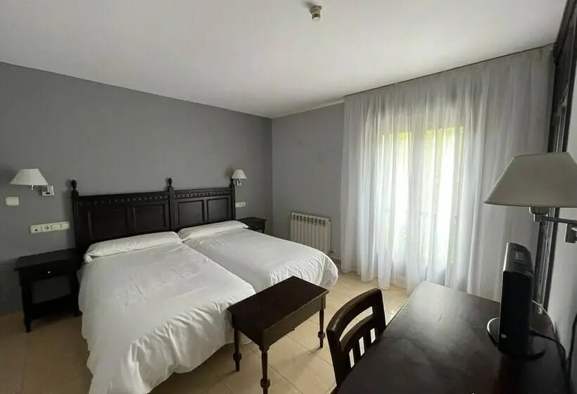 اتاق استاندارد, Restaurante Ribera Del Chicu